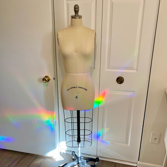 Meet your Posher, Amanda - Picture 3 of 3